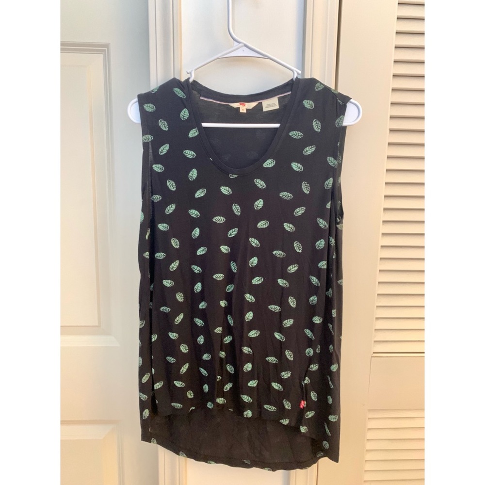 Levi’s black and green leaf top size M